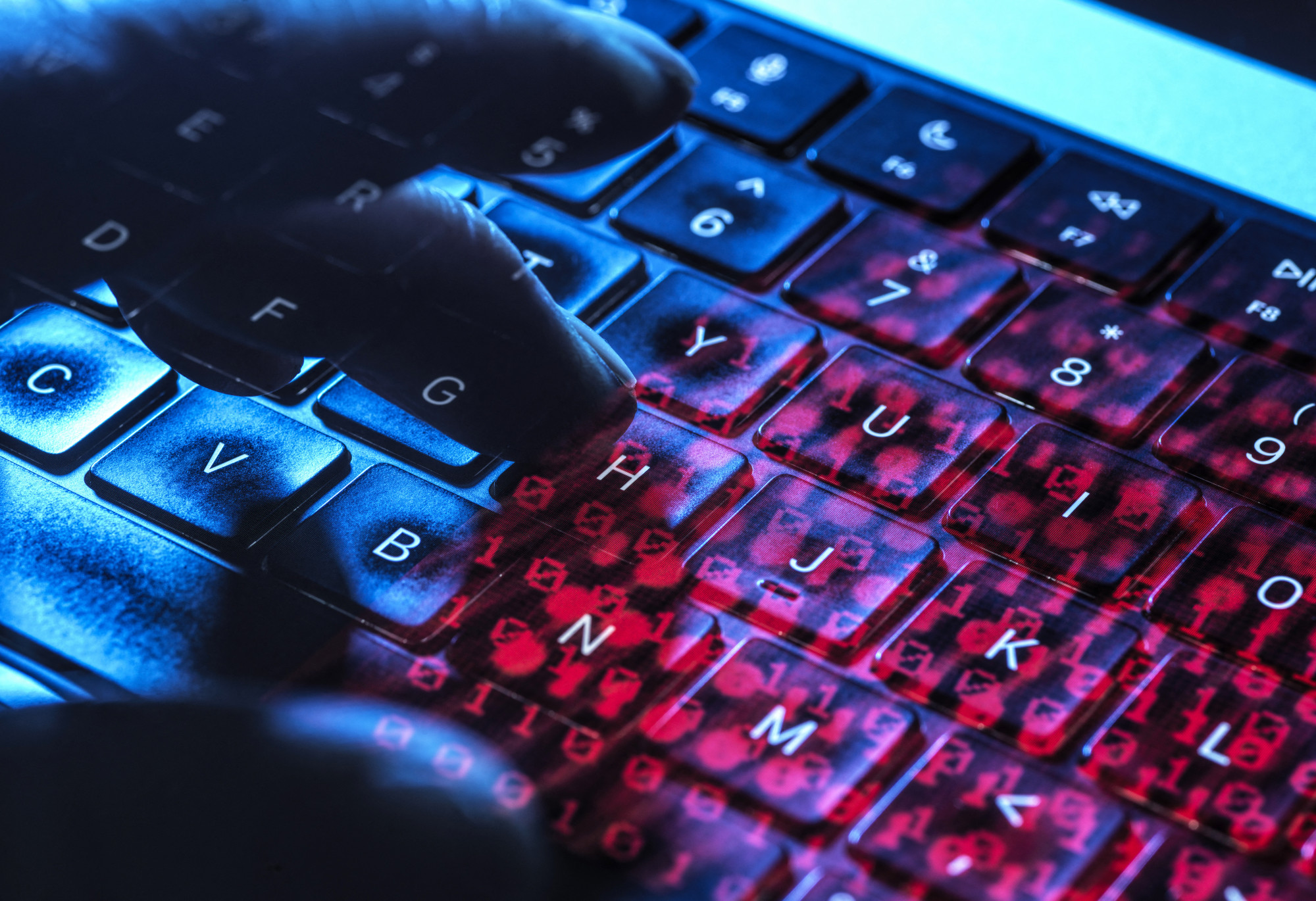 A BBC új dokumentumfilmjéből kiderül, hogyan mentett meg egy szexuálisan bántalmazott kislányt egy darkwebügynök és egy téglaszakértő