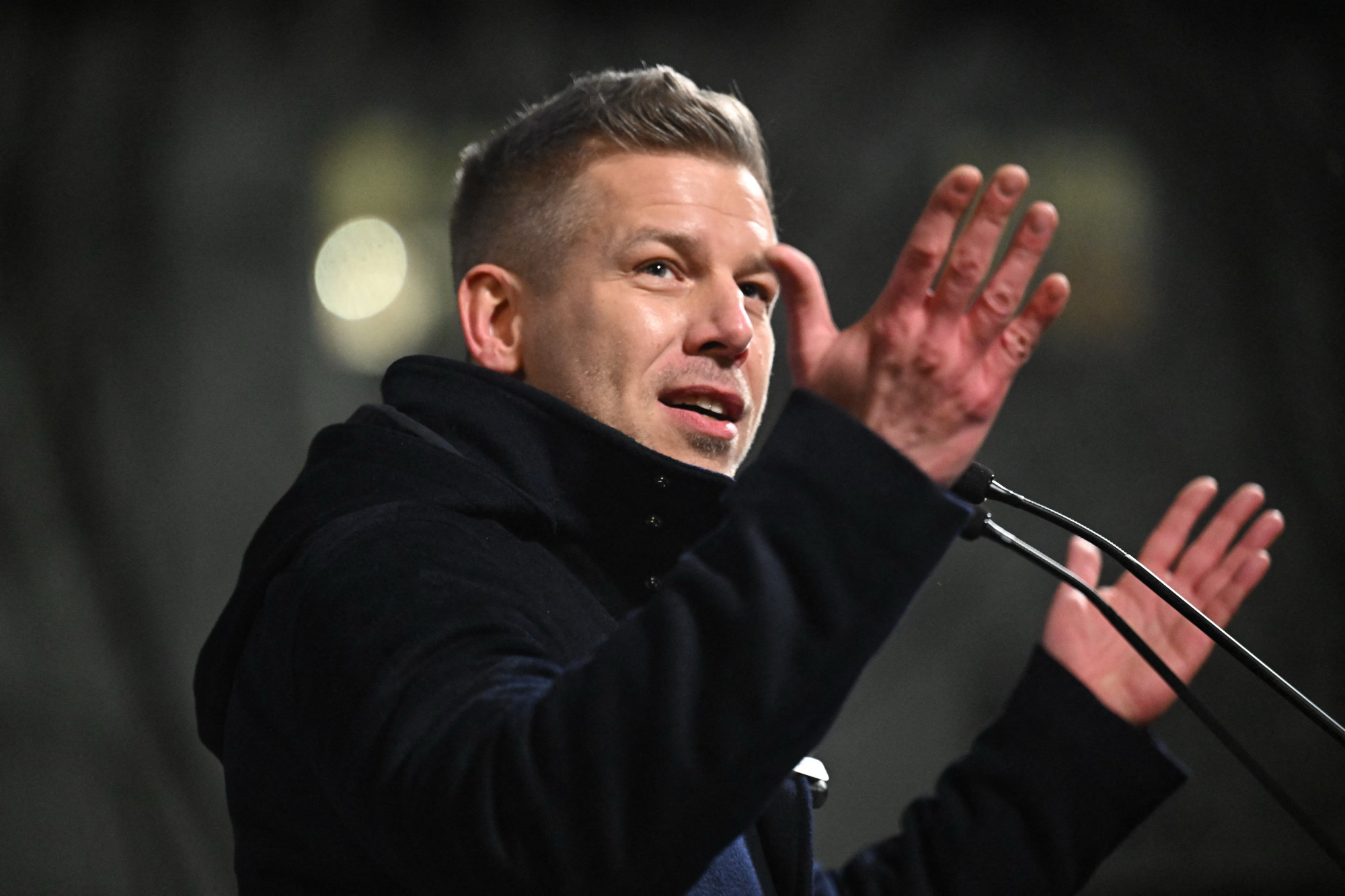 A Fidesz és a Tisza is rohamtempóban ugrotta meg a minimumot