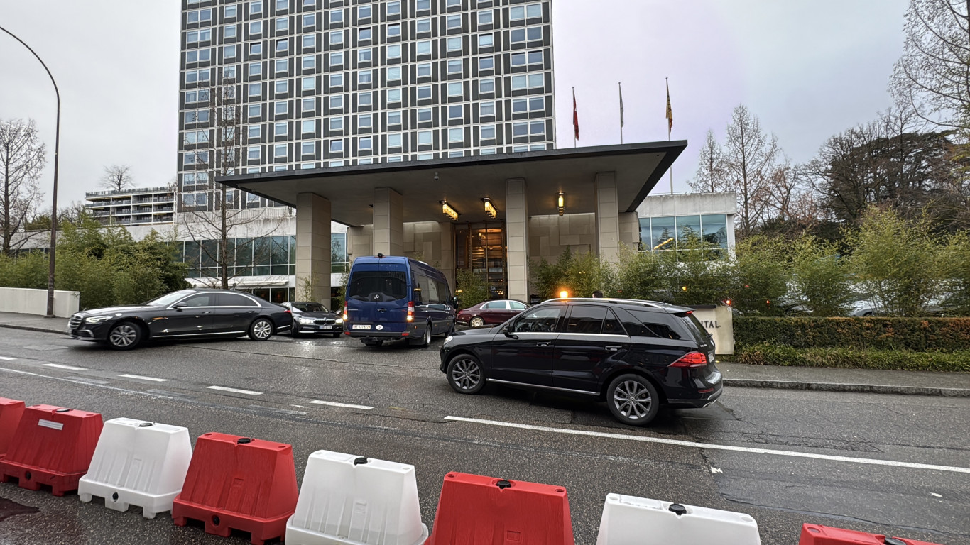 Eredmény nélkül zárult a genfi béketárgyalás első napja, Zelenszkij szerint pedig nem fair, hogy Trump rájuk helyez nyomást