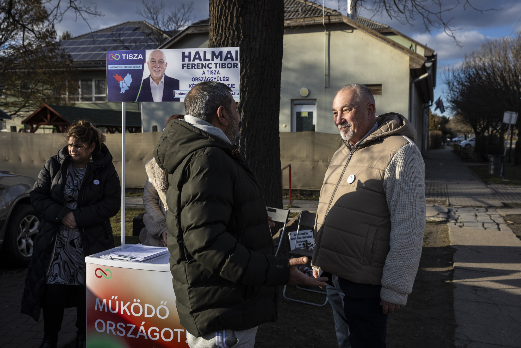Itt már sírva kampányolnak