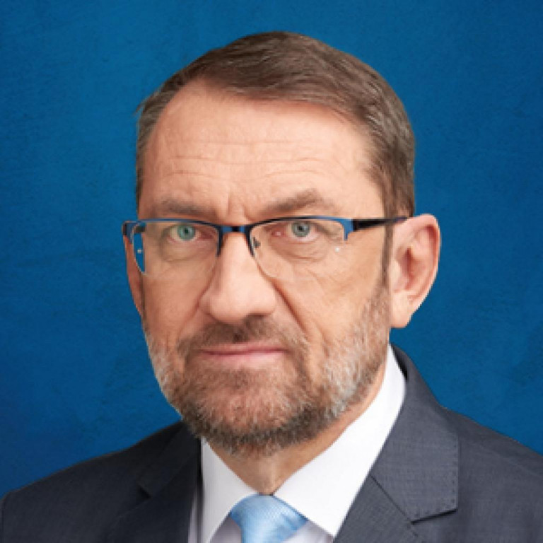 Dr. Komáromi Zoltán