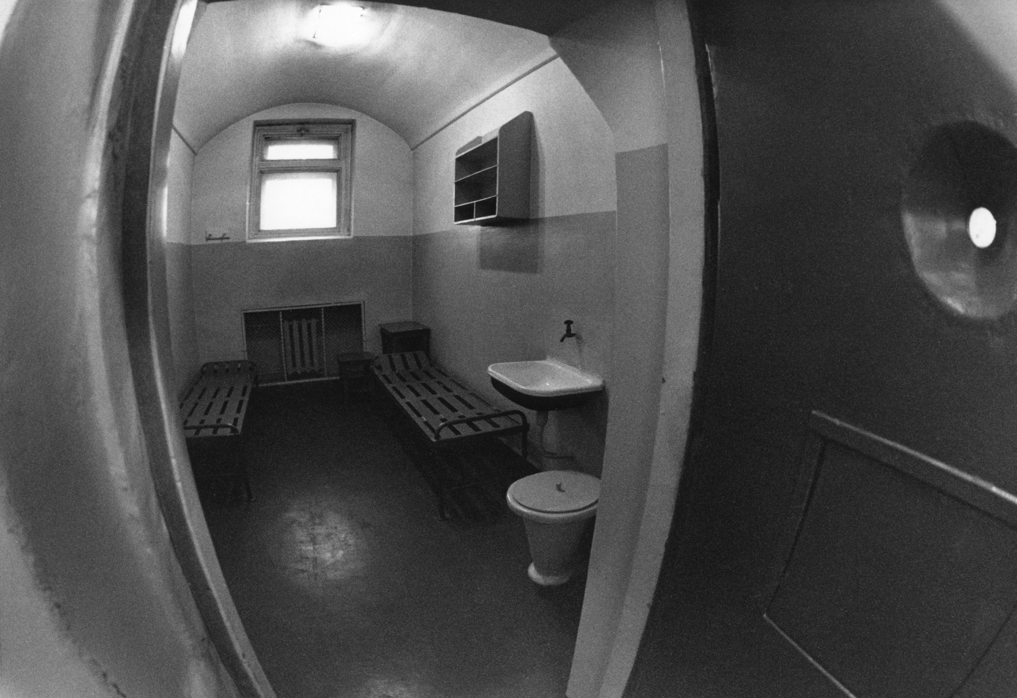 Infarktus kapott a börtönben, majd meghalt a szentpétervári ékszerész, akit Putyin-ellenes szórólapok miatt csuktak le