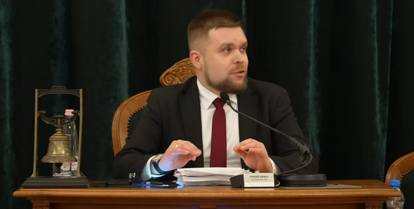 Fideszes távolmaradás miatt két perc alatt ért véget a rendkívüli győri közgyűlés, nem tudták megtárgyalni a Győr-Szol-botrányt