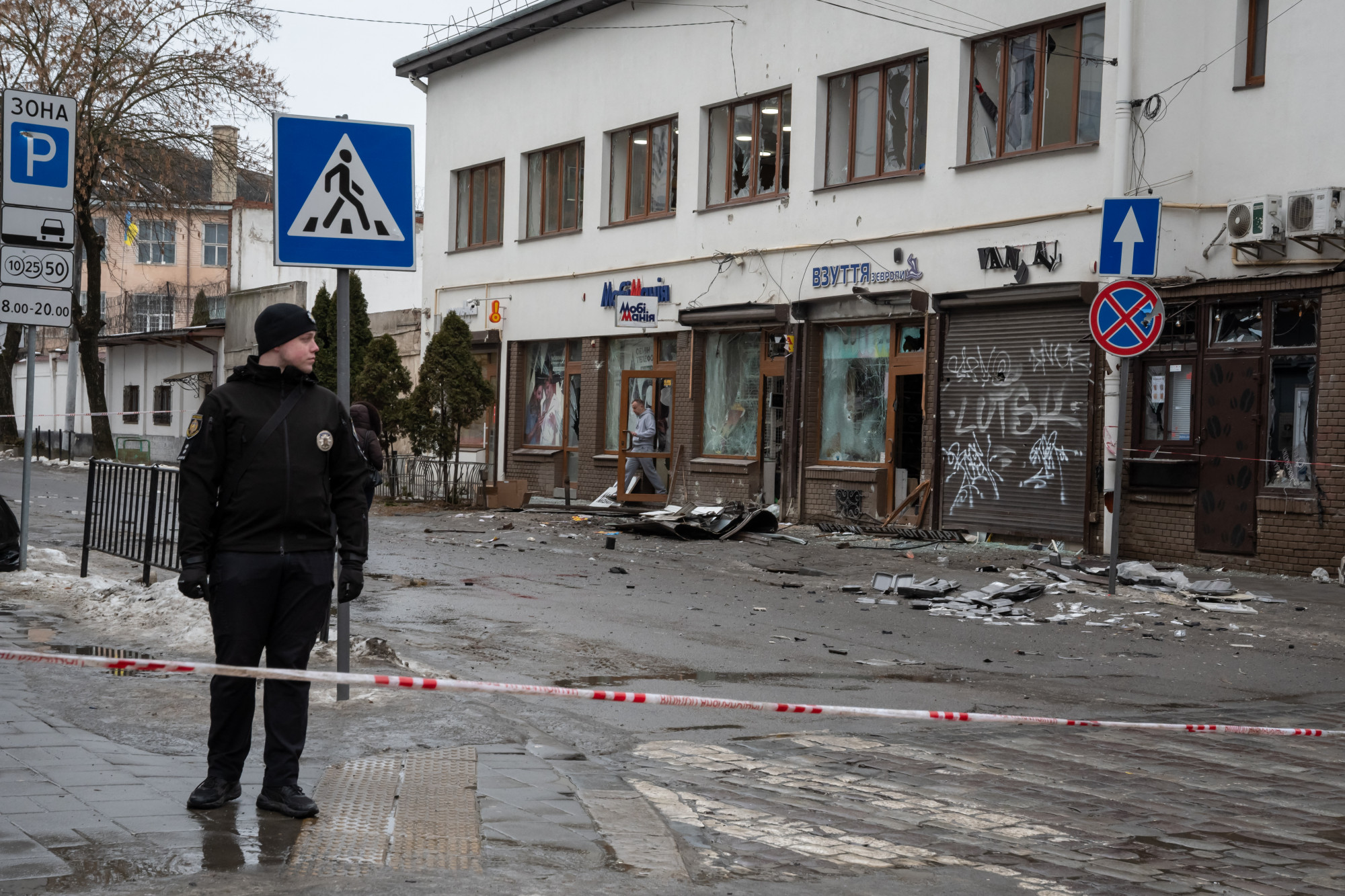 Terrortámadásban egy rendőr meghalt, 24-en megsérültek a nyugat-ukrajnai Lvivben