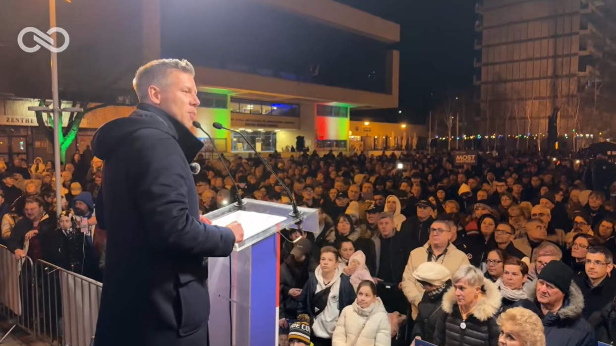 Magyar azt üzente Orbánnak, hogy ne próbálkozzanak önmerényletekkel, kék-sárgára festett drónberepülésekkel, mert mindenki tudni fogja, hogy miről van szó