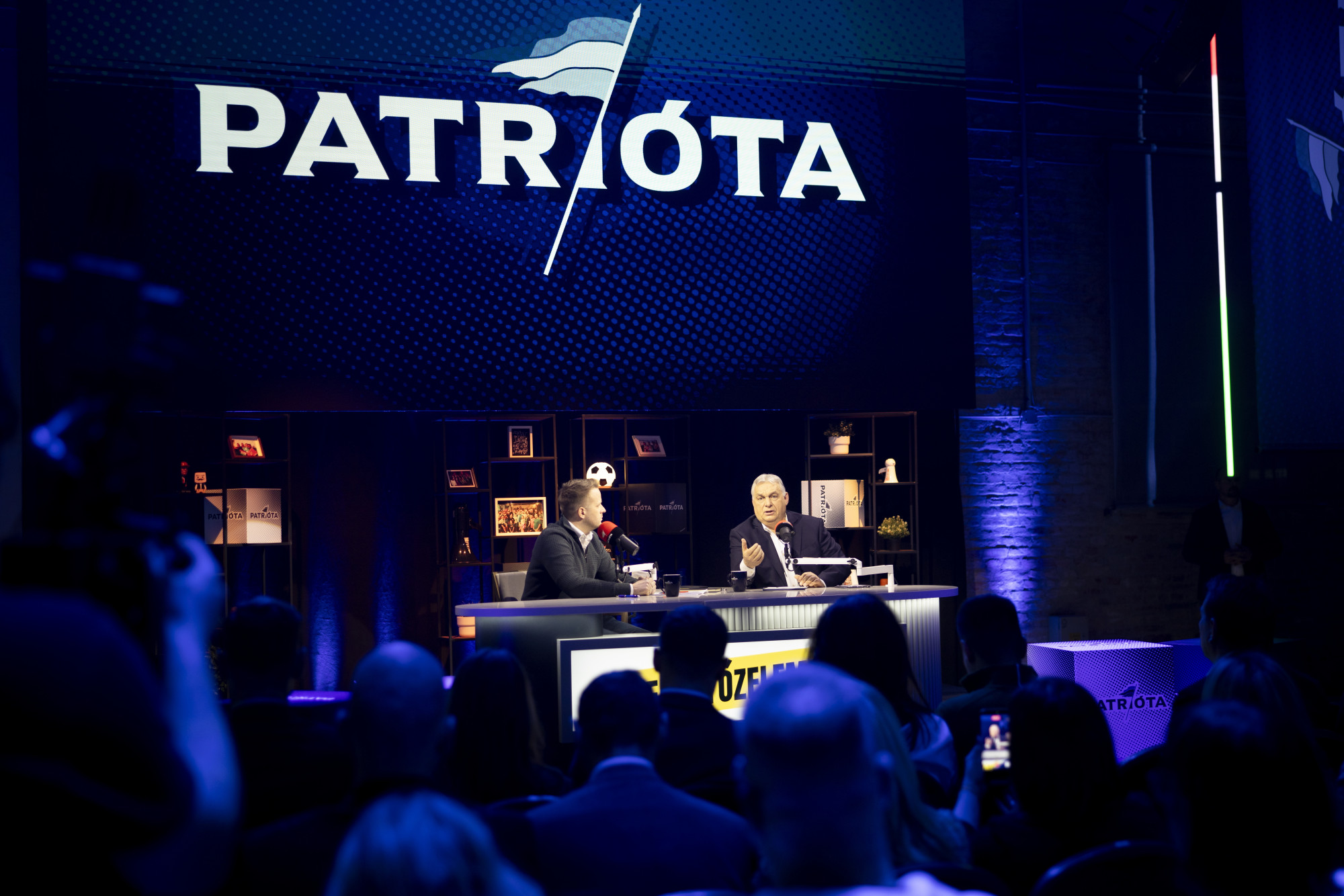 Orbán nyíltan beszélt arról, hogy a városokat és az értelmiséget elvesztették, és akkor nyerhetik meg a választást, ha a melósokat elrángatják szavazni