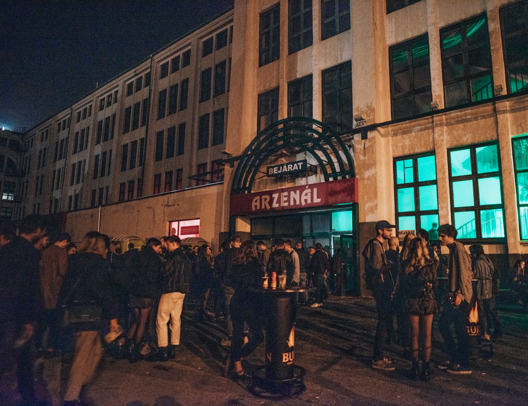 A rendőrség két hónapra bezáratta az Arzenált a drogtörvényre hivatkozva