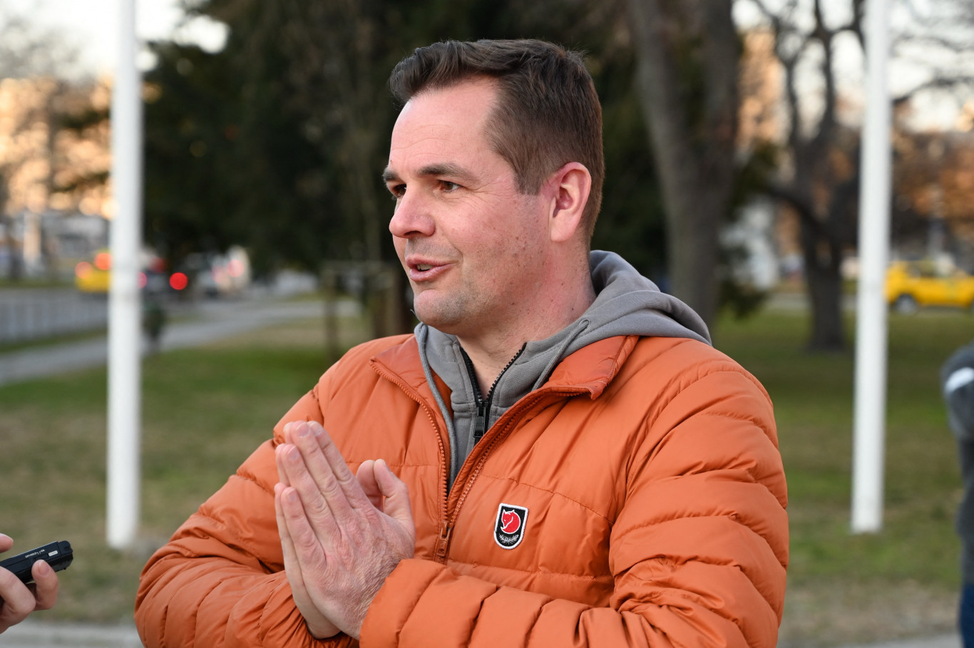 Saját videójában küldték el melegebb éghajlatra a fideszes Németh Balázst