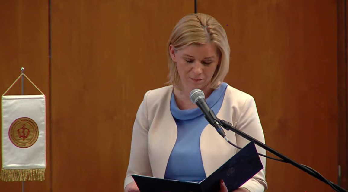 Az állatorvosi diplomaosztóján kinevetett államtitkár Facebook-posztban reagált a diákok véleménynyilvánítására