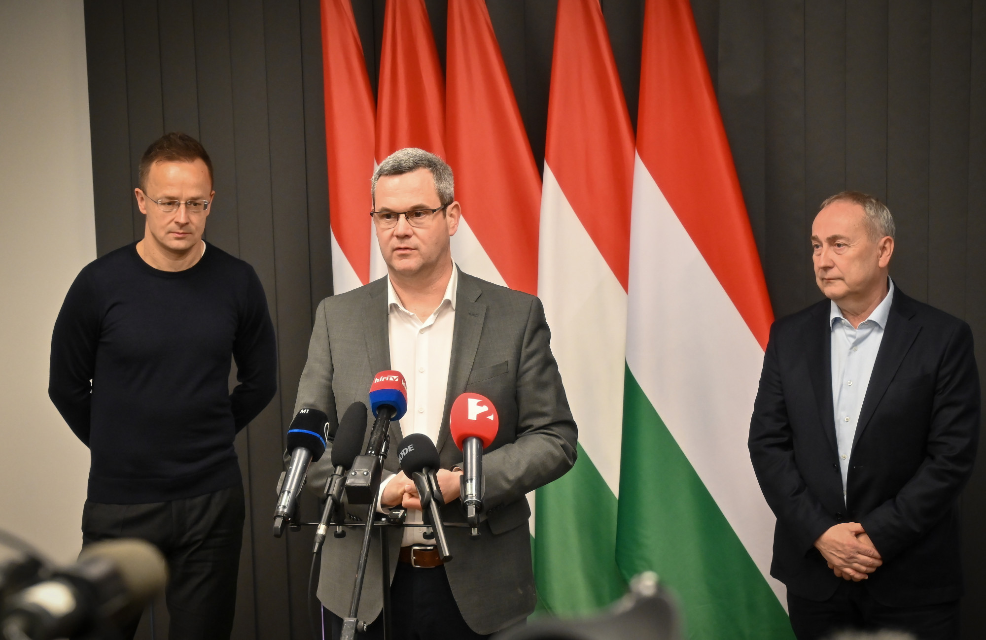 Takács Péter anyázva szólt vissza, amikor a sógora bizniszéről kérdezték