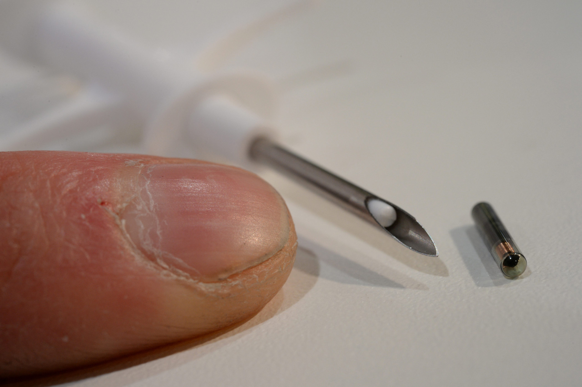 Nem lehet majd akaratuk ellenére chipet ültetni a dolgozókba Washingtonban