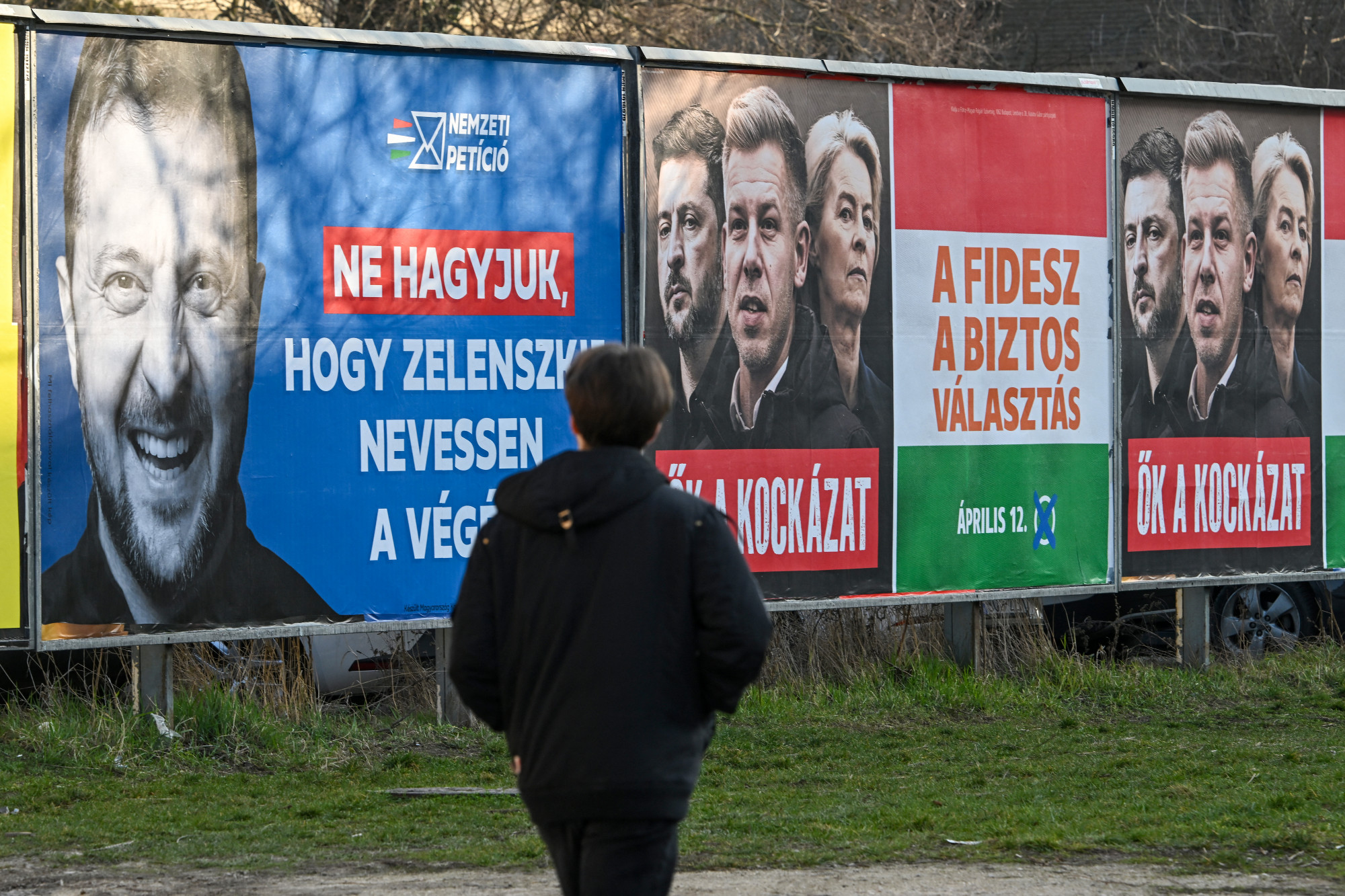 10+1 év plakáthisztéria Rogán Antal és Balásy Gyula Magyarországán