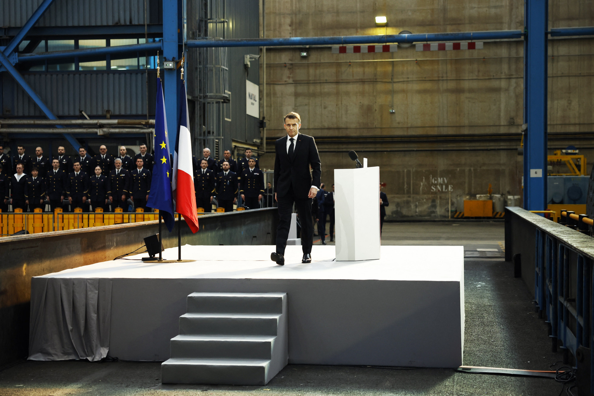 Évtizedes dogmákat dönt meg Macron nukleáris doktrínája