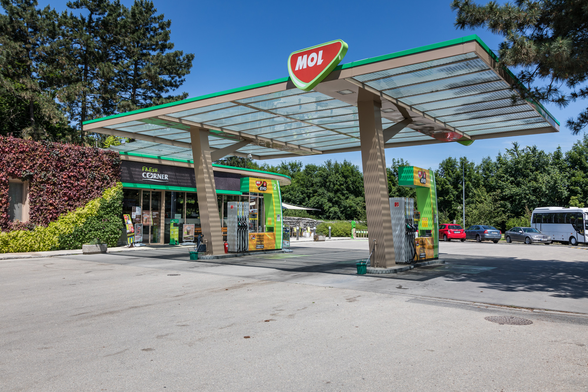 Újabb nagy, literenként 24 forintos dízeláresést jelentett be a Mol