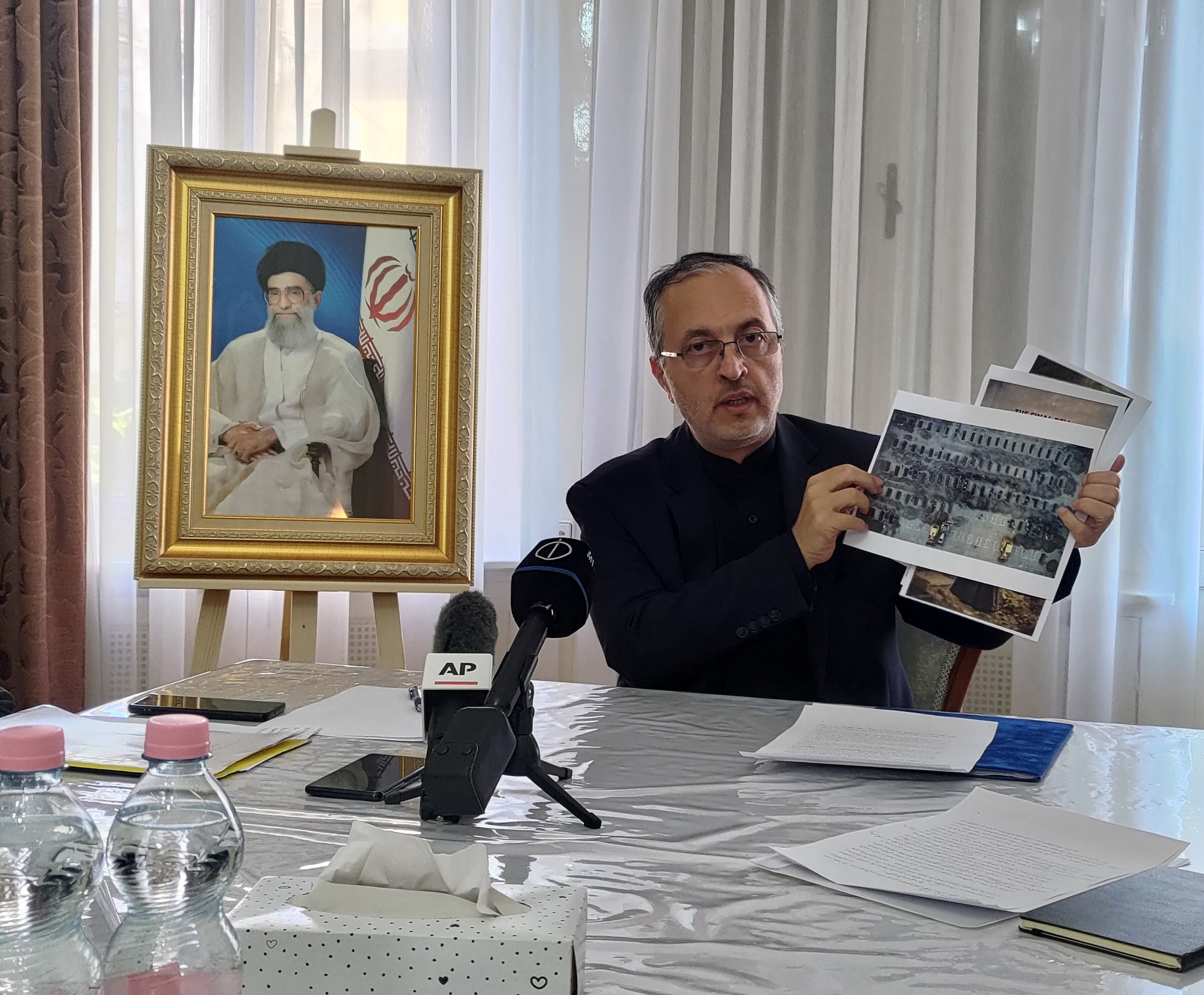 Iráni nagykövet: „Azt várják el tőlünk, hogy ha Amerika megtámad minket, mi csak mosolyogjunk. Melyik másik ország tenné ezt a helyünkben?”