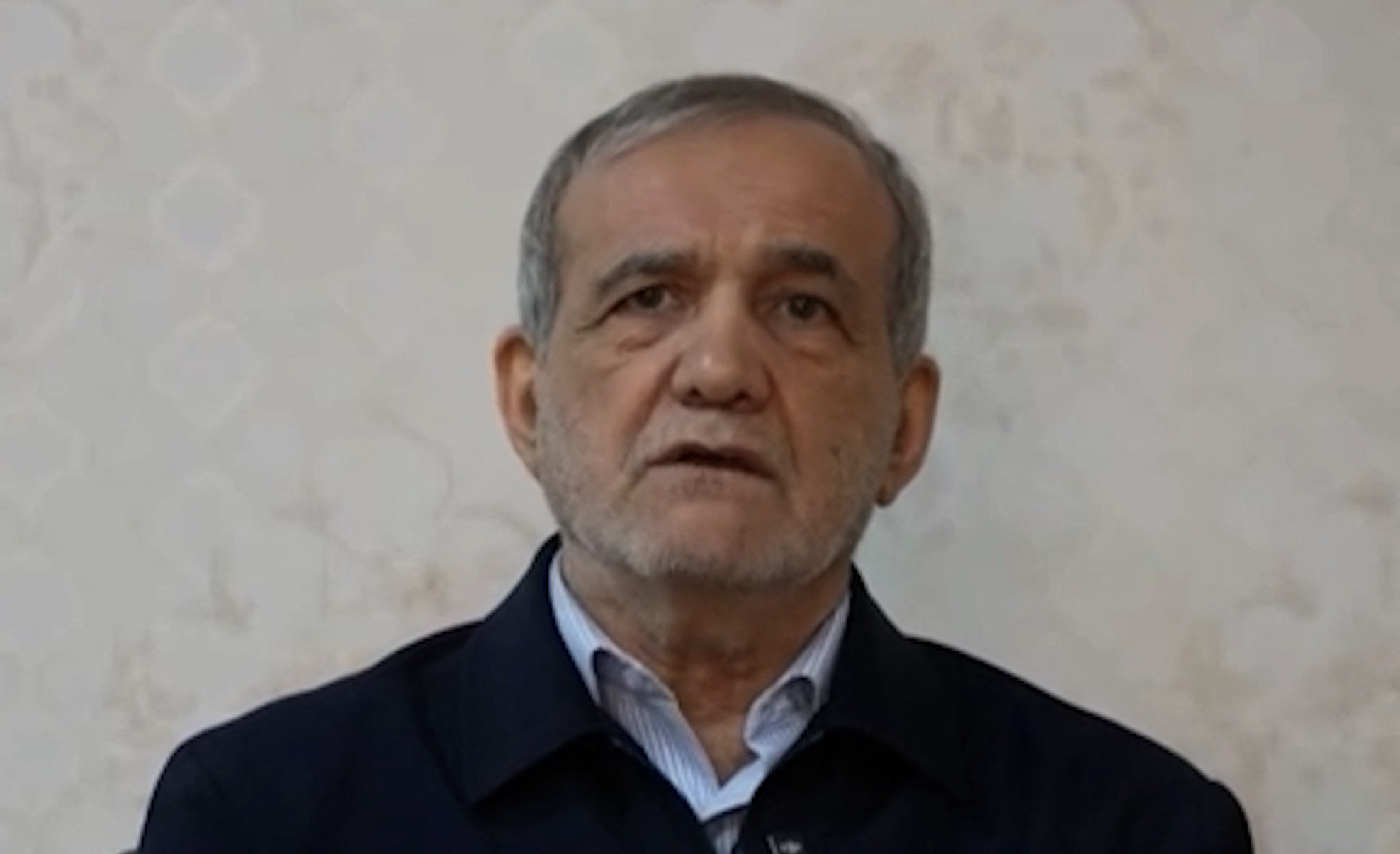 Az iráni elnök bocsánatot kért a szomszédos országoktól