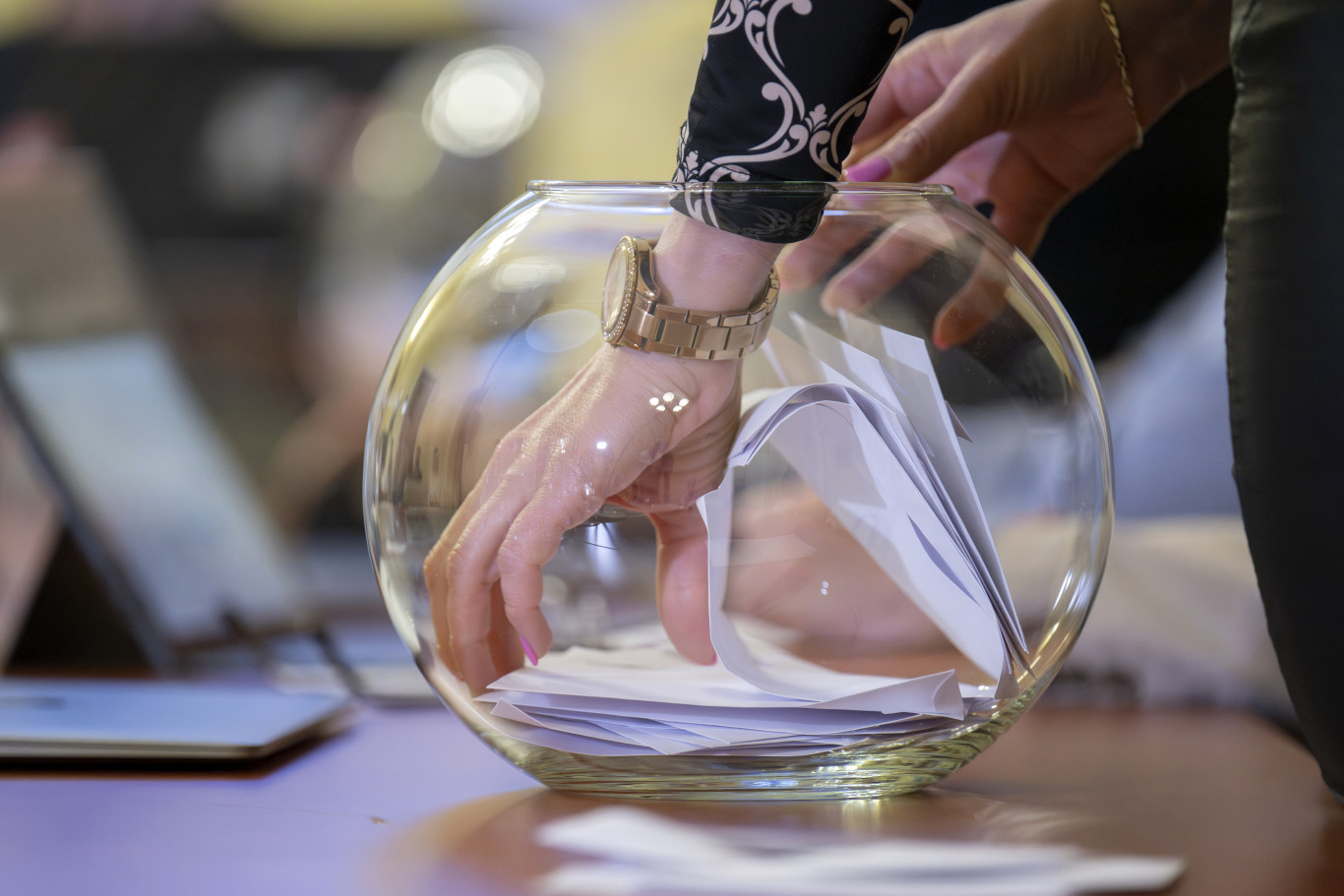 Három esélytelen párt vállalta a milliós bírságot, és megtartotta az ajánlóíveket