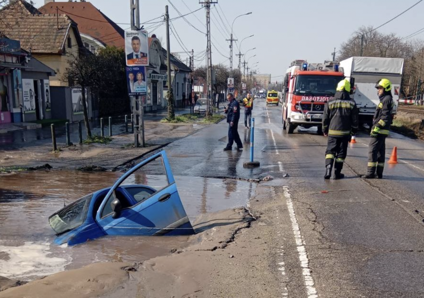 Beszakadt az út a XVI. kerületben
