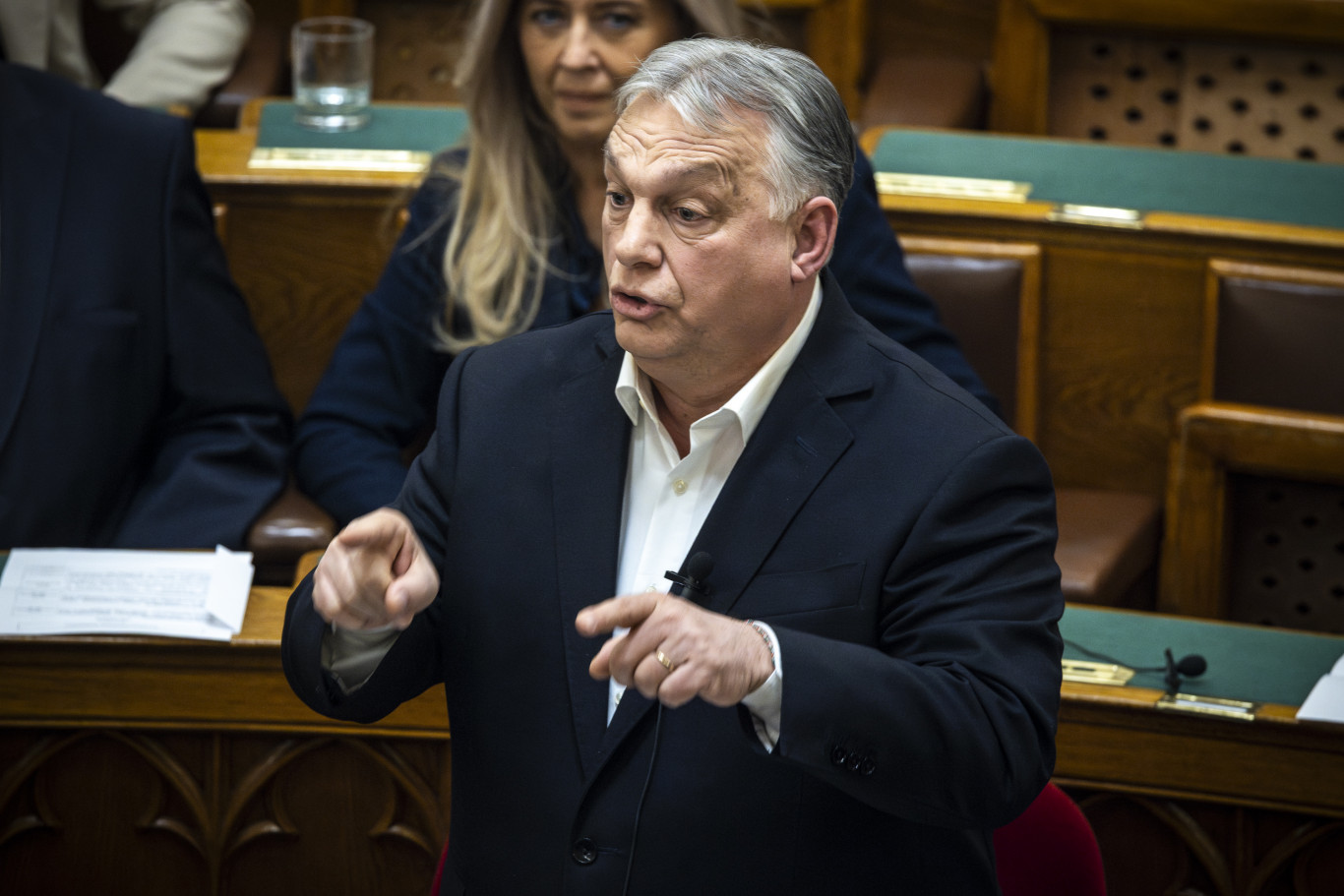 A vakcinainfós levélen hív Orbán a Kossuth térre és riogat az ukránokkal