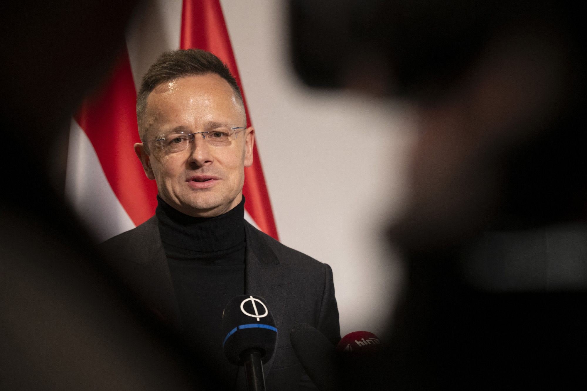 Százával röpteti haza a Közel-Keleten ragadt magyarokat és nem magyarokat a Szijjártó Utazási Iroda