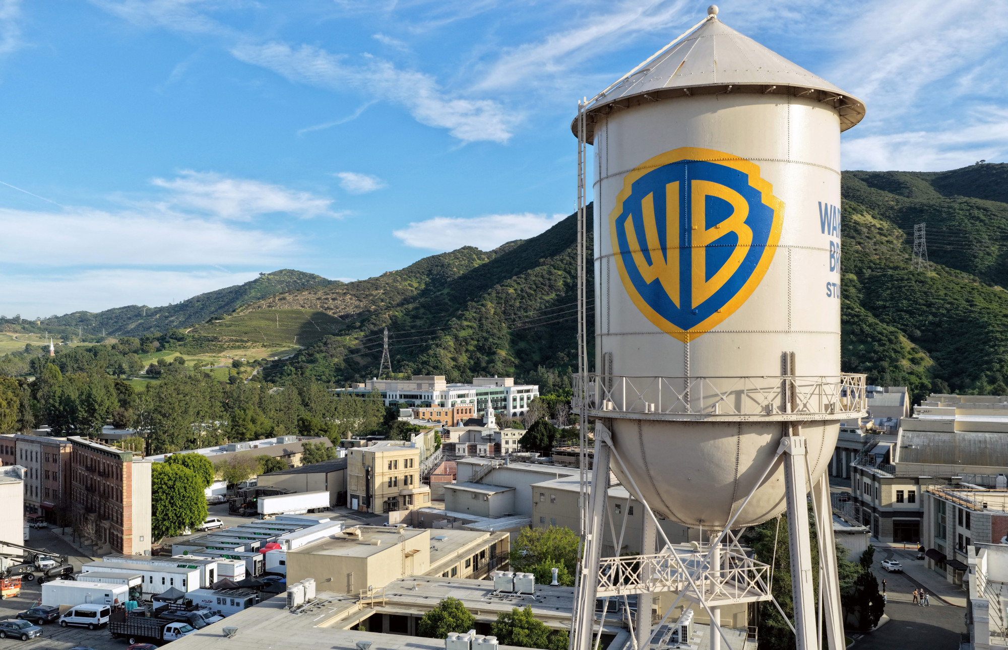 Mit hozhat a filmeknek, a sorozatoknak és a hírtelevízióknak a Warner Bros. új vevője?