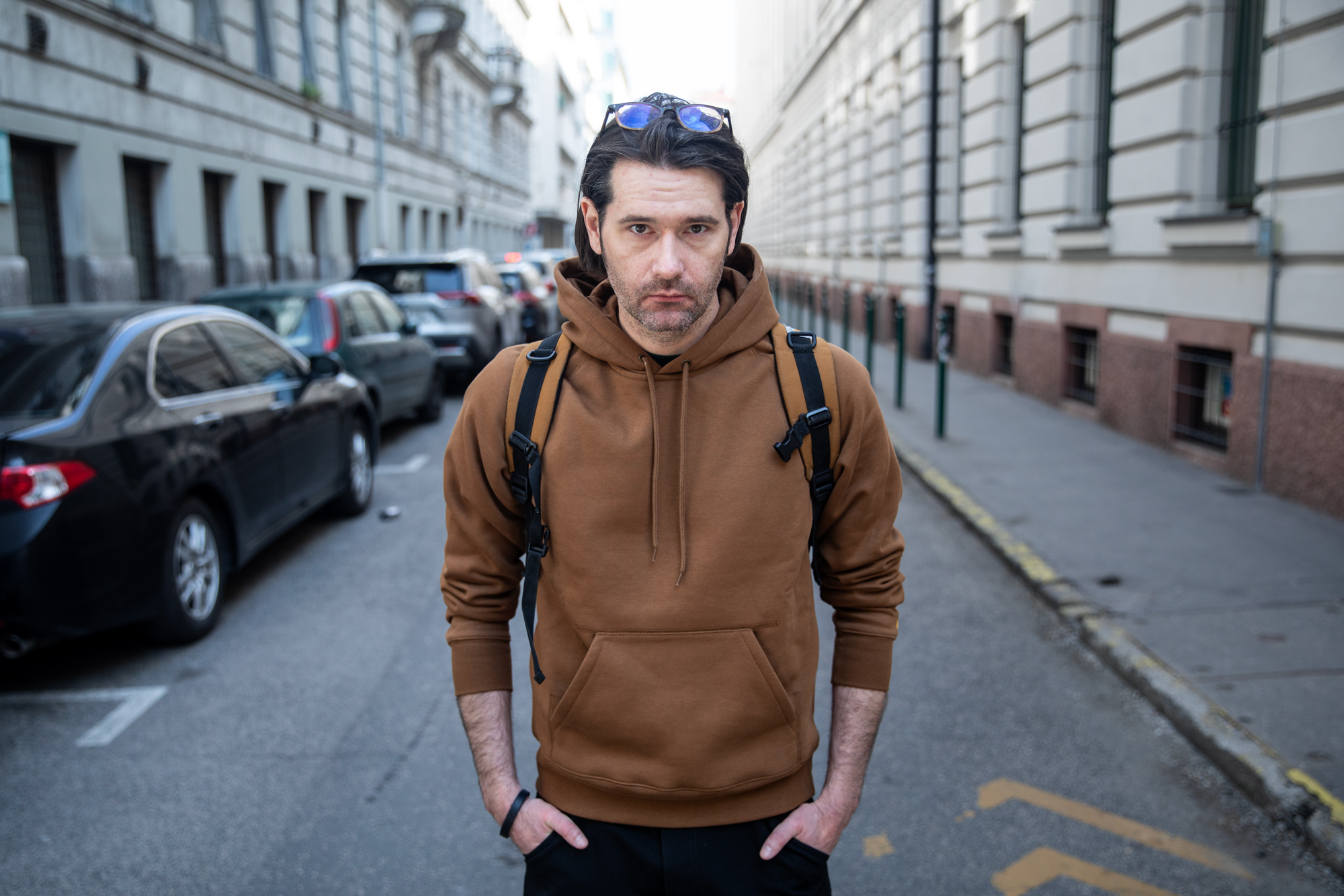 „Mi ez a nyughatatlanság, ami behúz bennünket ezekbe az önkizsákmányoló helyzetekbe?”