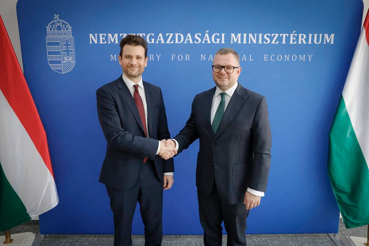 Olyan álláshalmozó államtitkárok dolgoznak Nagy Márton minisztériumában, hogy többet keresnek, mint a miniszter