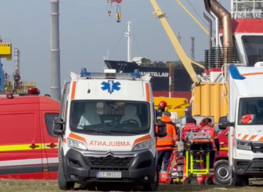 Elsüllyedt egy vontatóhajó Romániában, az öttagú legénységből senkit nem sikerült élve kimenteni