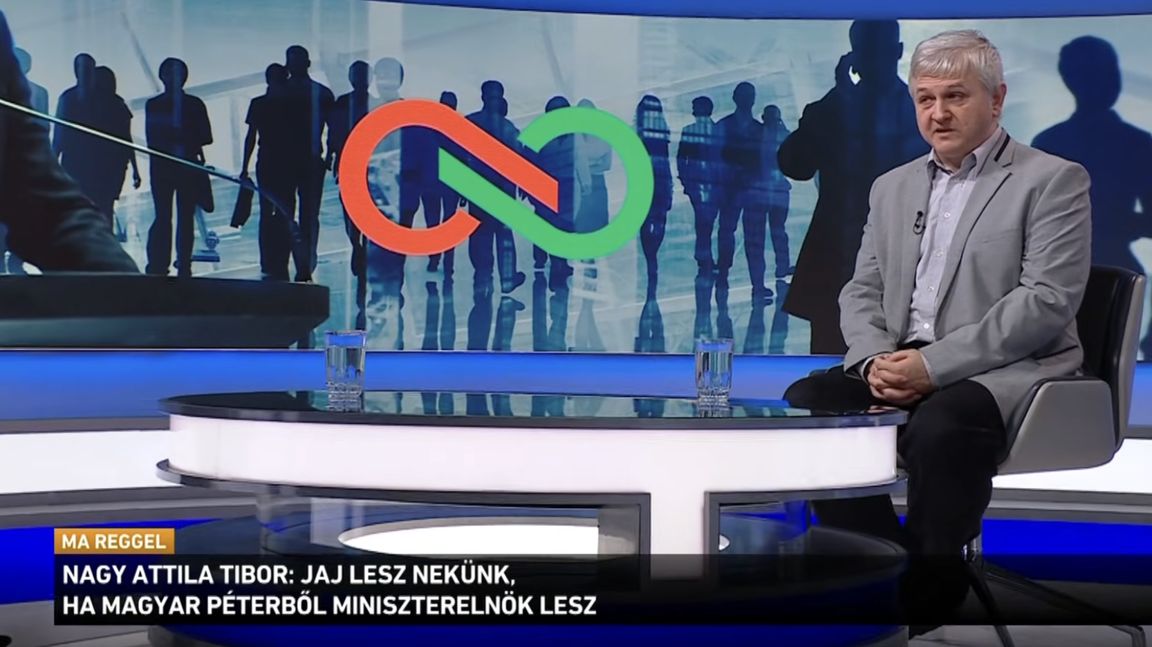 Történelmi kijelentések sora a köztévében: Magyar Péter akár győzhet is, egyes mérések szerint a Tisza vezet a Fidesz előtt, Orbánék a hatalomhoz közel álló embereket ültetnek mindenhová