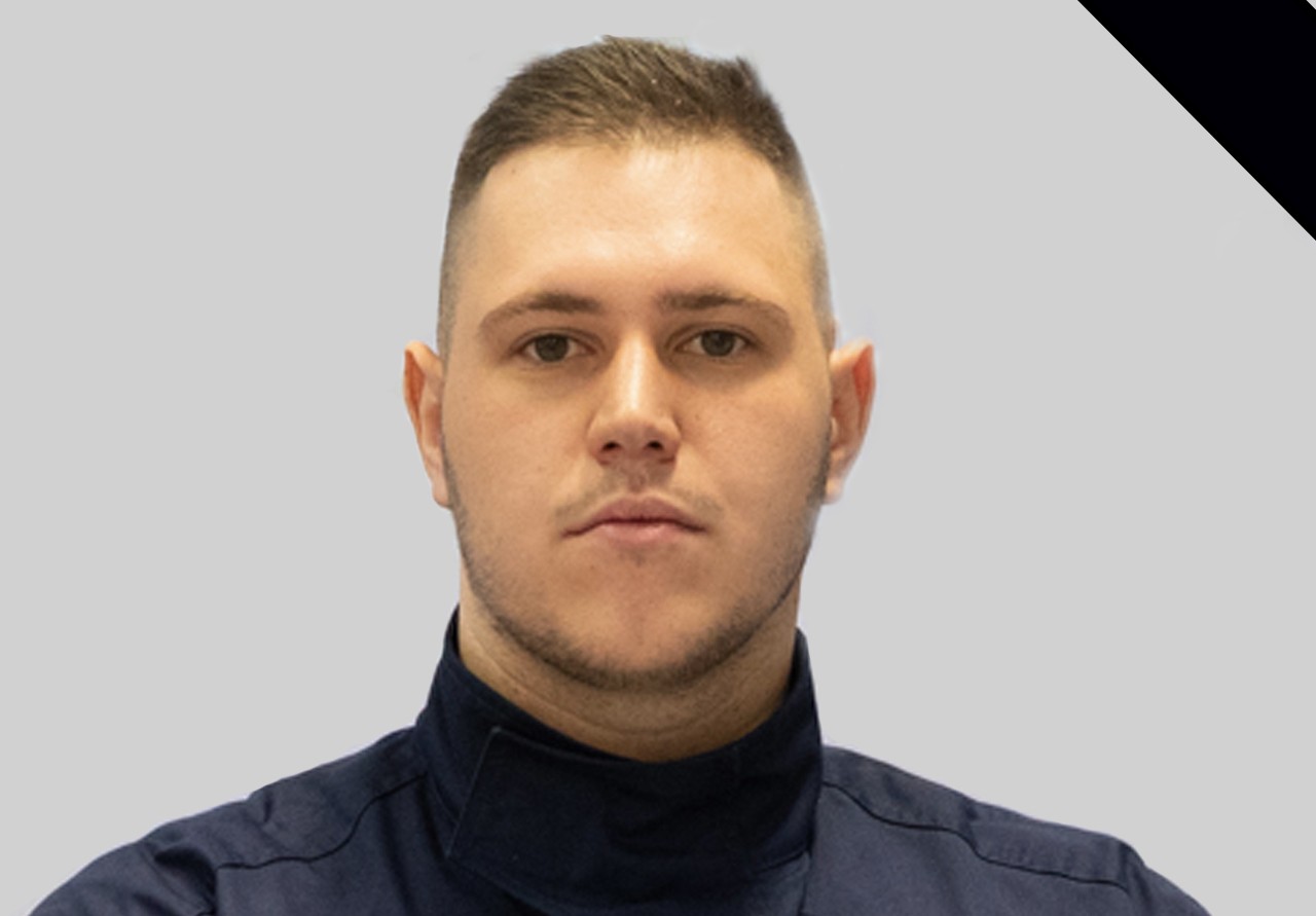 Életét vesztette a rendőr, aki társával egy szarvas tetemét akarta lehúzni az útról, amikor egy másik autó elgázolta