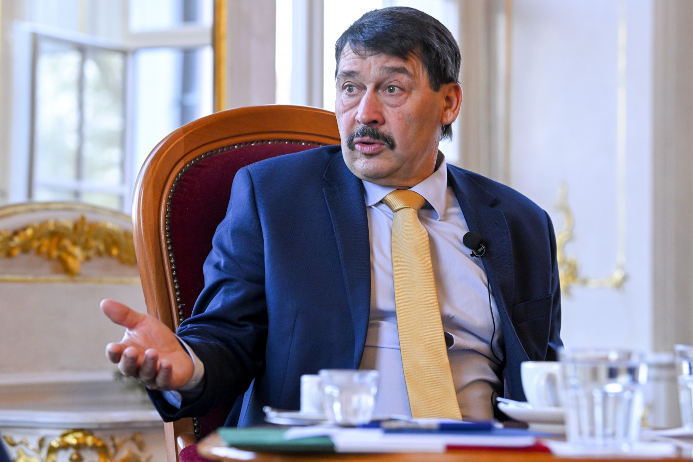Áder János kritikája az ultimátumra: „Magyar Péter kézi vezérléssel utasította minisztereit politikai bosszú miatt” Áder János kritikája az ultimátumra: „Magyar Péter kézi vezérléssel utasította minisztereit politikai bosszú miatt”