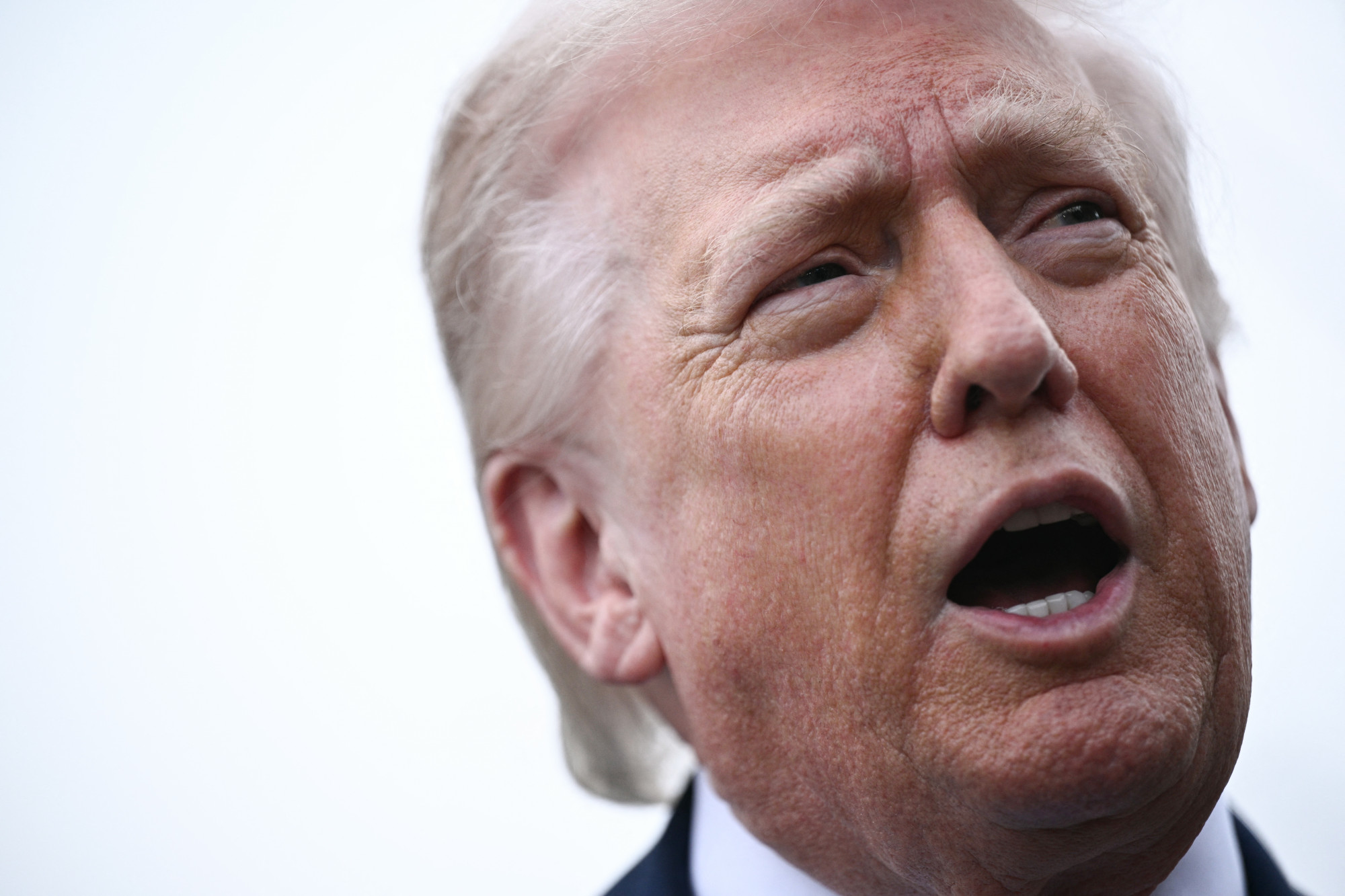 Tump öt nappal elhalasztotta az iráni erőművek elleni támadásokat