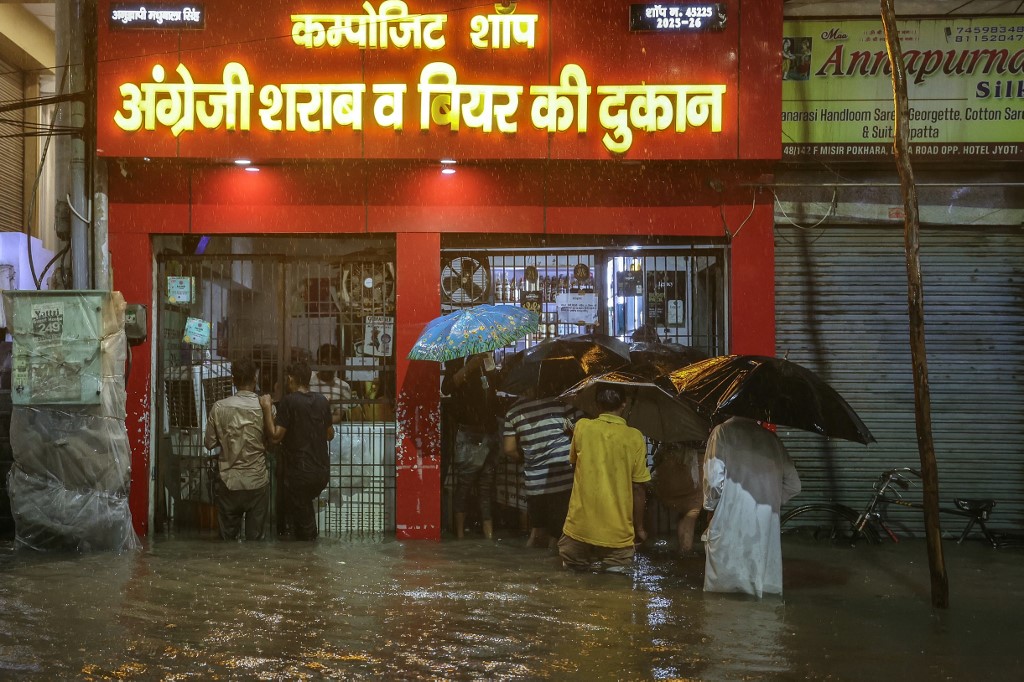 A Hormuzi-szoros lezárása miatt súlyos sörhiány is beüthet Indiában