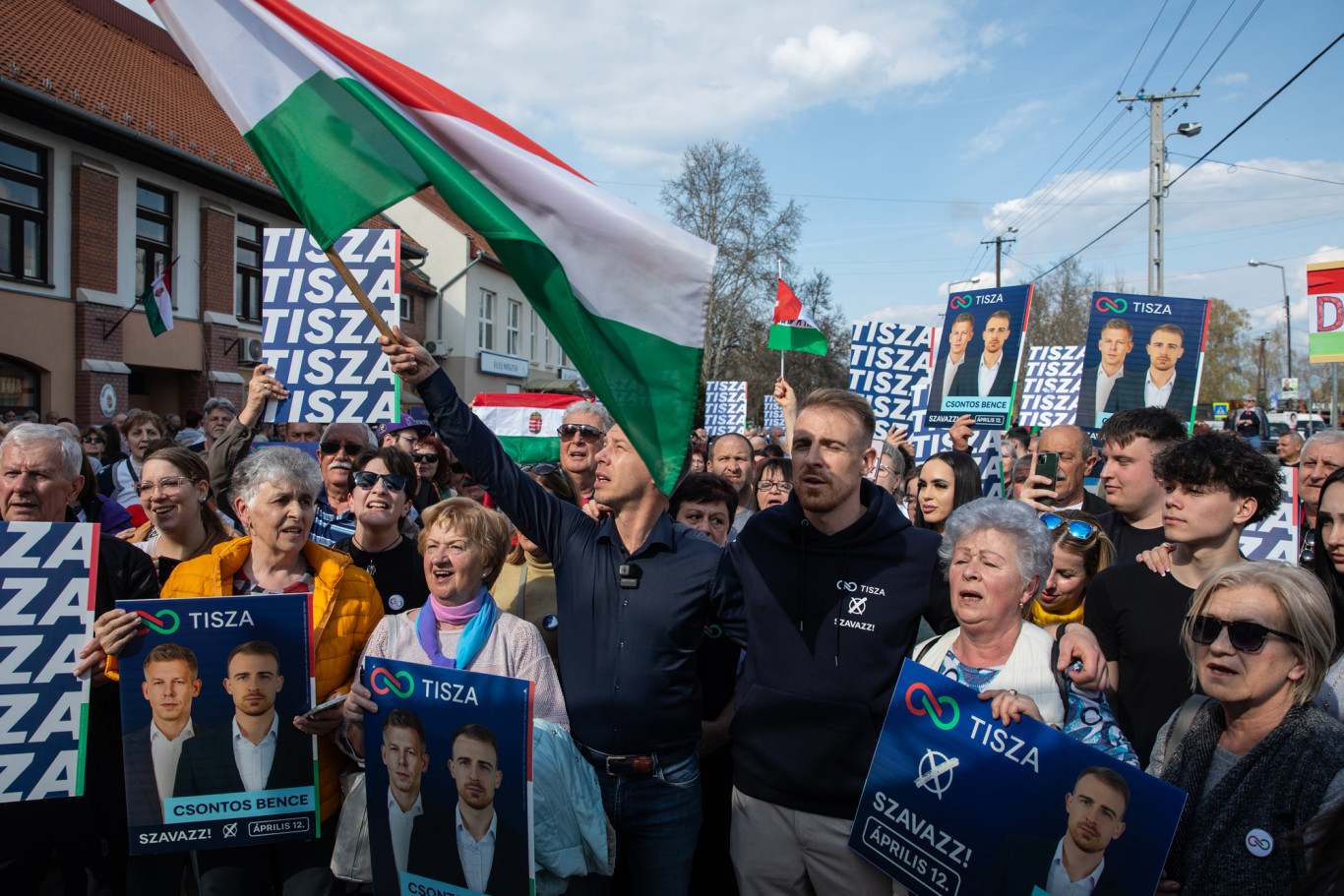 Kétharmadról suttognak a Tiszában, a választási csalásokat „fürkészekkel” akadályoznák meg