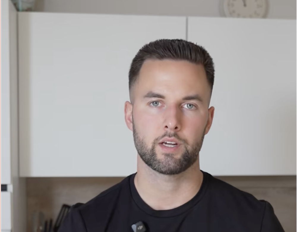 Névvel-arccal  kiállt egy volt alkotmányvédelmis százados, hogy elmondja, sok kormányváltást akaró ember dolgozik a rendőrségnél és a titkosszolgálatoknál