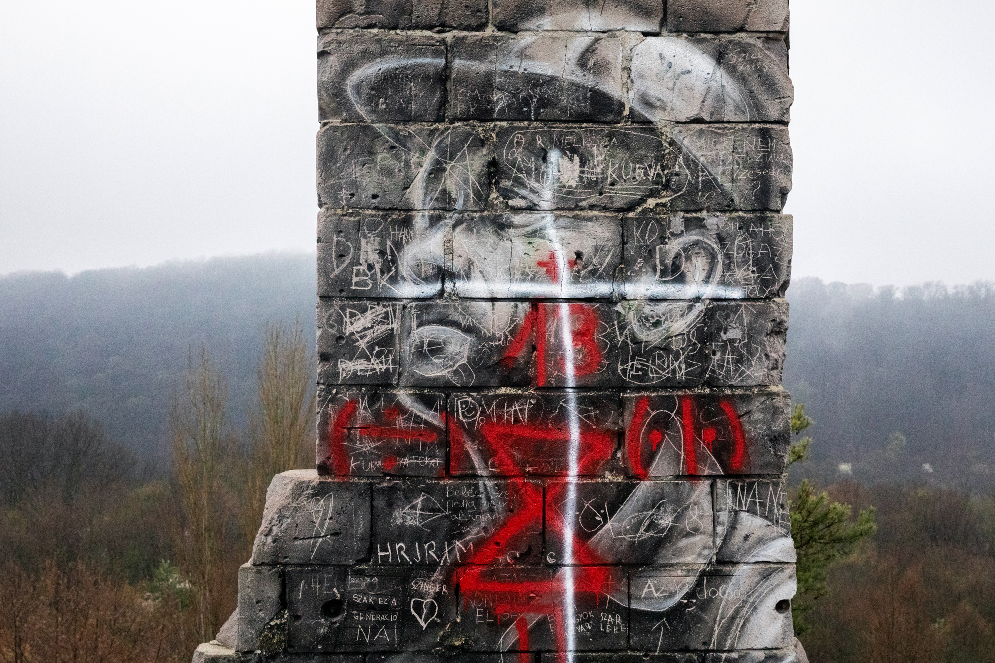 „A semlegesek beálltak a Tisza mögé” – a helyiek úgy látják, a Fidesz elveszítheti Komlót