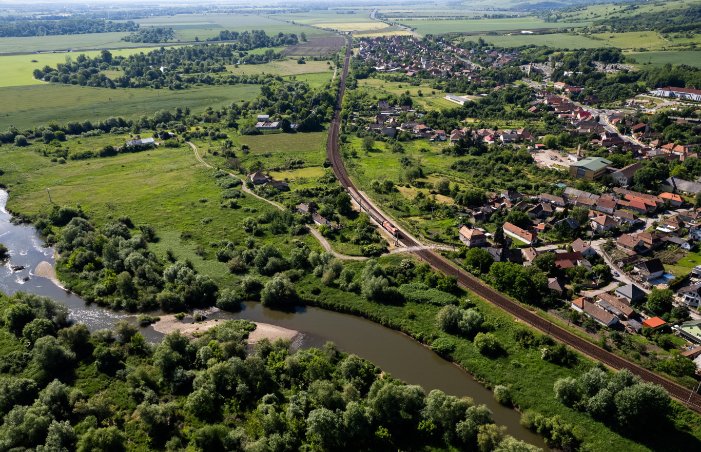 Két vonatgázolás is történt szerdára virradó éjszaka