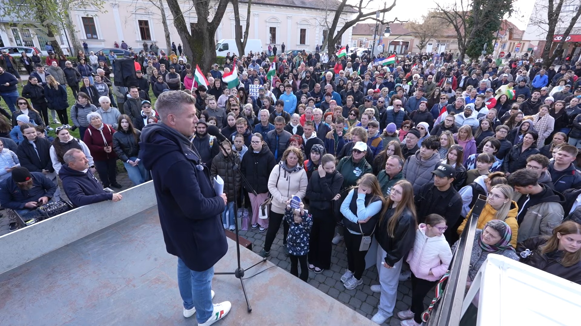 „Összenő, ami összetartozik: egy maffiafőnök és egy áfacsaló” – kommentálta Magyar Péter, hogy a miniszterelnök meghívta magához Hajdú Pétert
