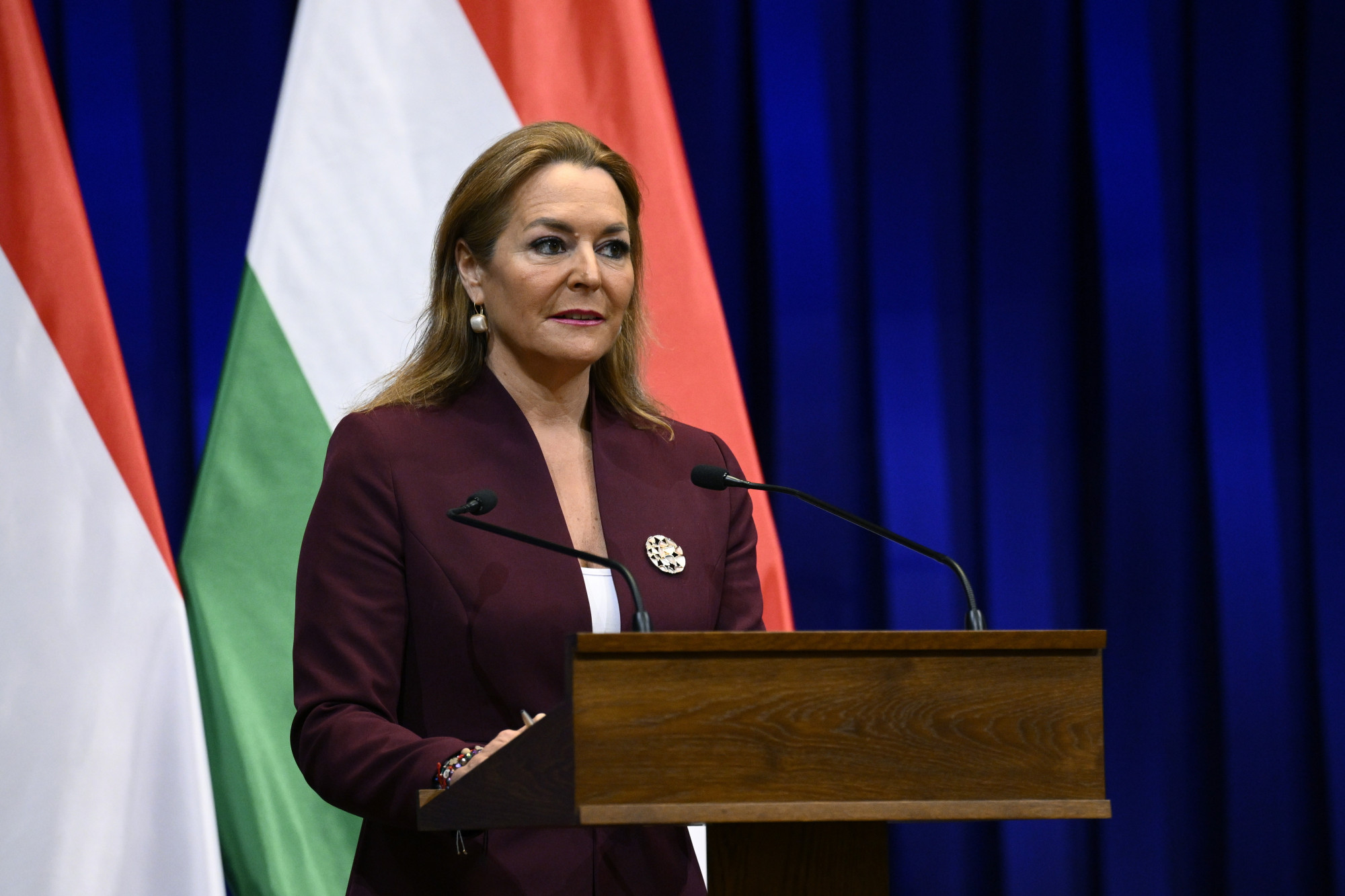 Szijjártó Péter helyett Vitályos Esztert delegálja a Fidesz parlamenti alelnöknek