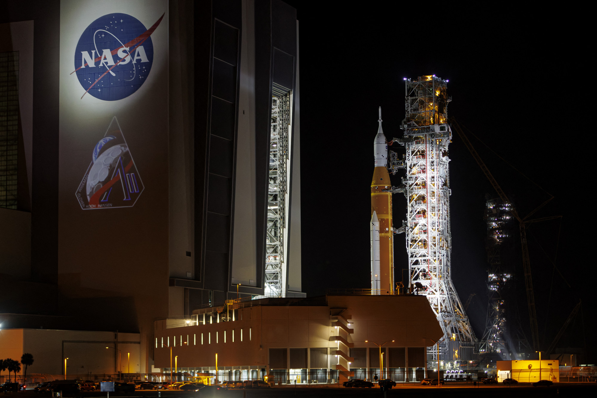 Fellélegezhetnek az Orion űrhajósai, miután sikeresen megjavították a fedélzeti űrvécét