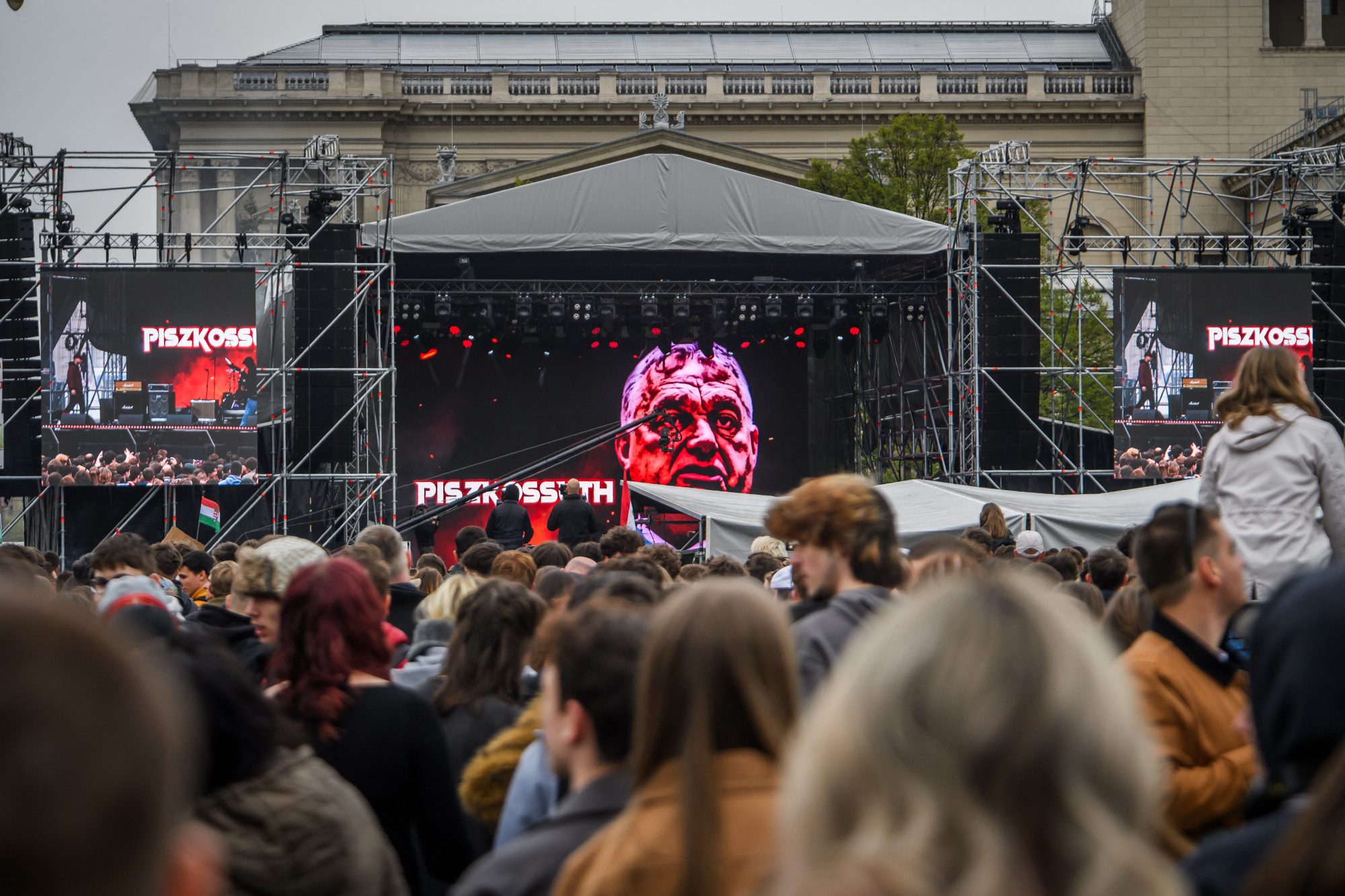 Nem fért be a közmédiába a rendszerbontó koncert