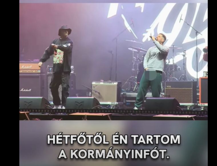 Keresik a fogást a rendszerbontó koncerten, kormánytagok kapaszkodnak Eckü heréjébe