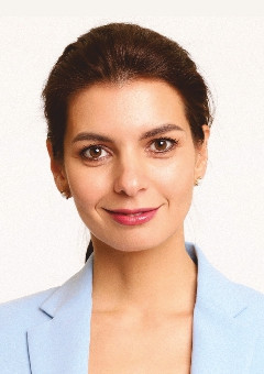 DR. Csáva Katalin