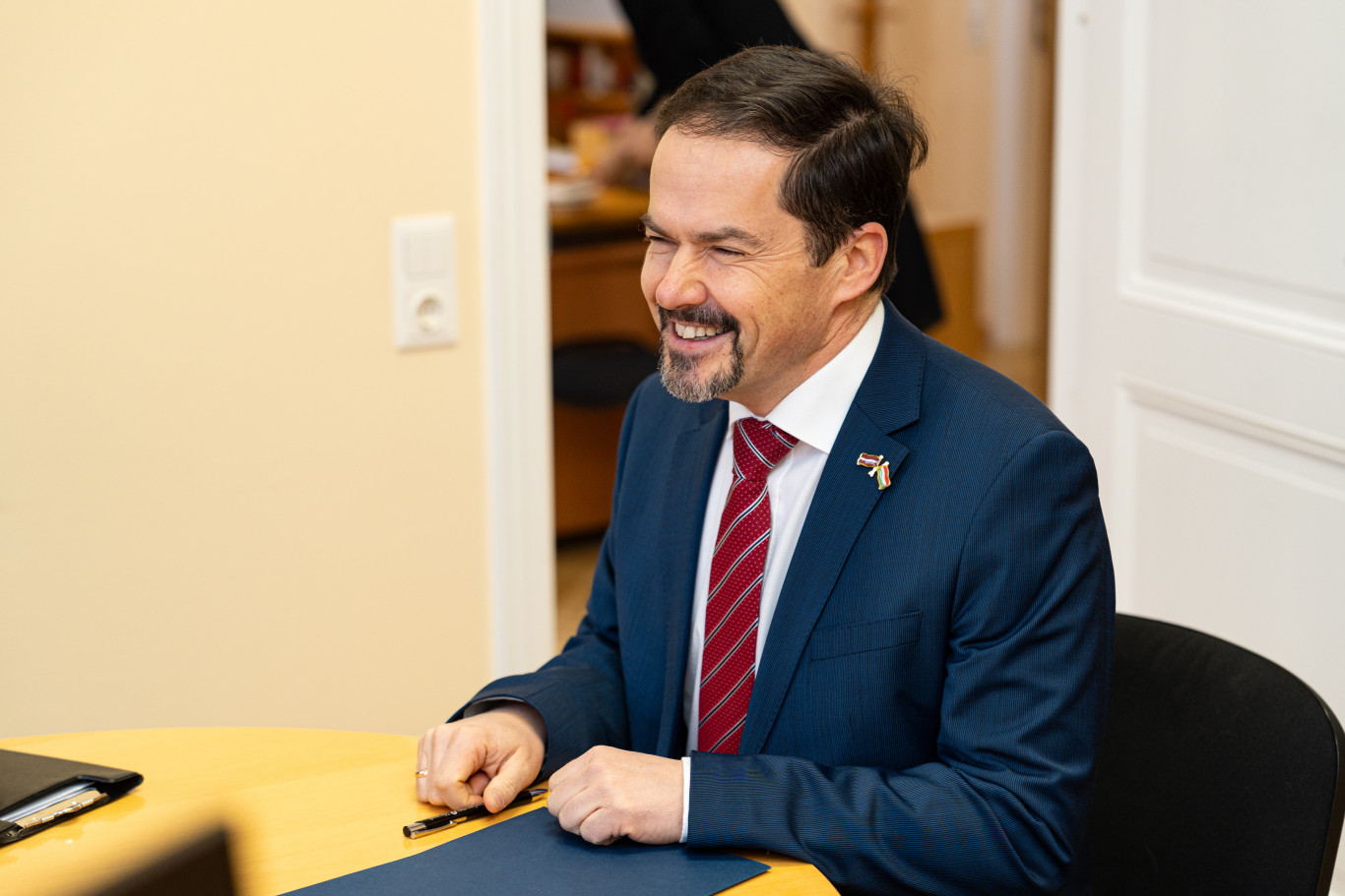 Rigai magyar nagykövet: „Nem híd vagyunk Kelet és Nyugat között, hanem hídfő a nyugati parton. Nem Moszkvába mennek egyetemre a gyerekeink, hanem Berlinbe, Párizsba”