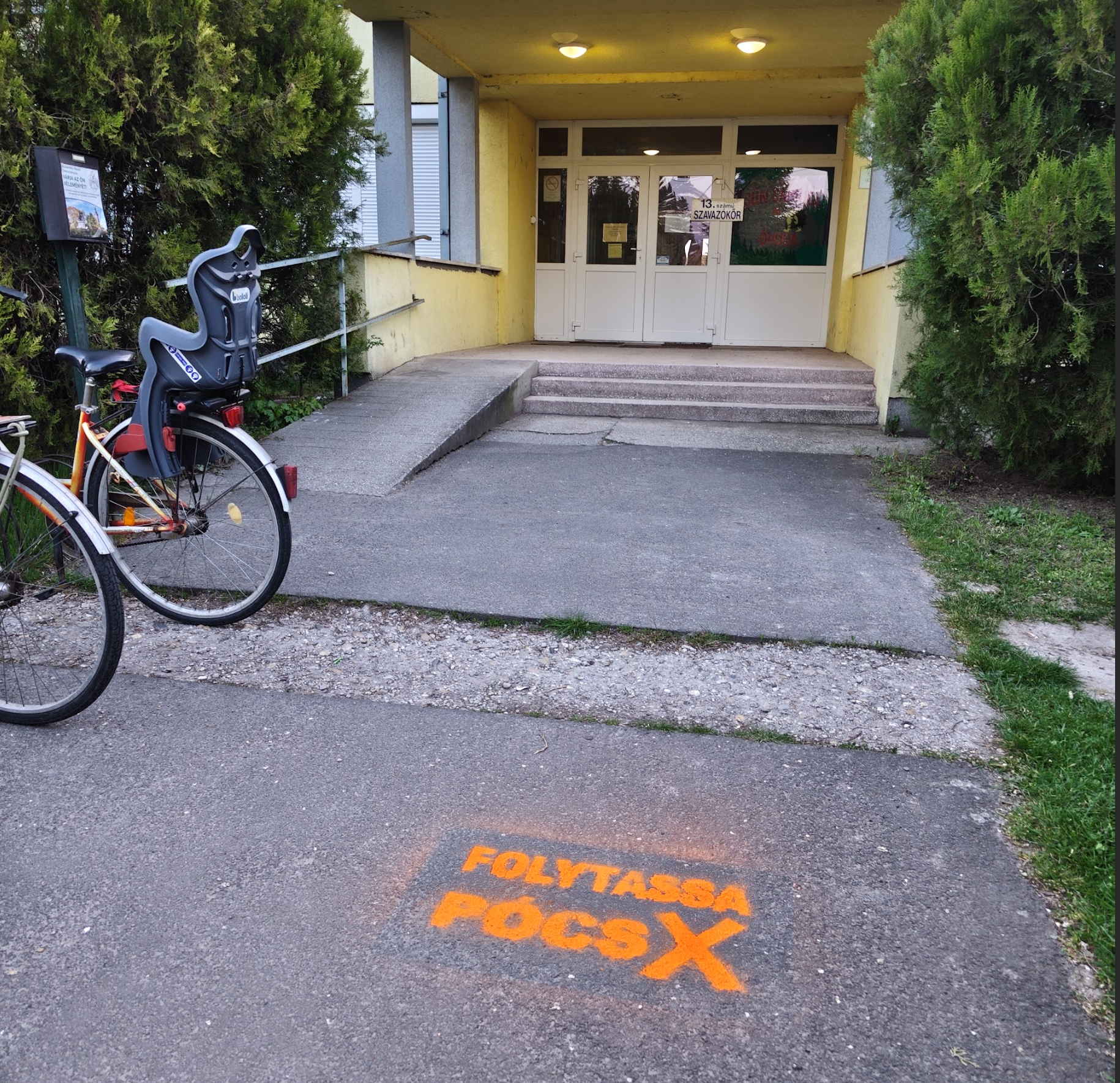 Aszfalfestéssel kampányolt több fideszes egyéni képviselőjelölt is, a kérdés az, hogy mikor