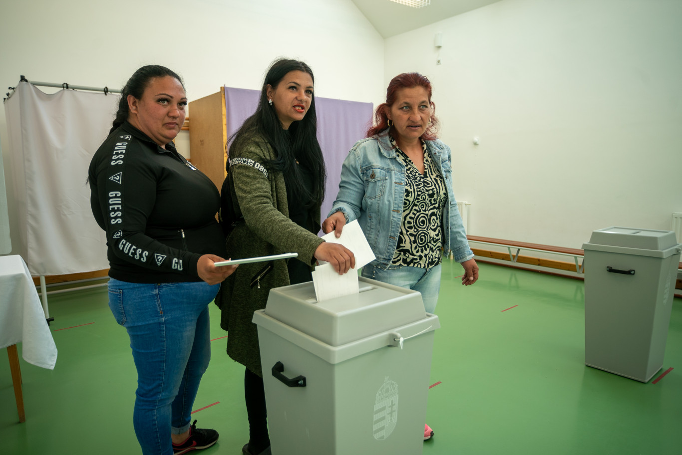 Ingyenkaja, ingyenebéd, ingyenfa! Mi kell még, uraim, mi kell még, aranyuraim?