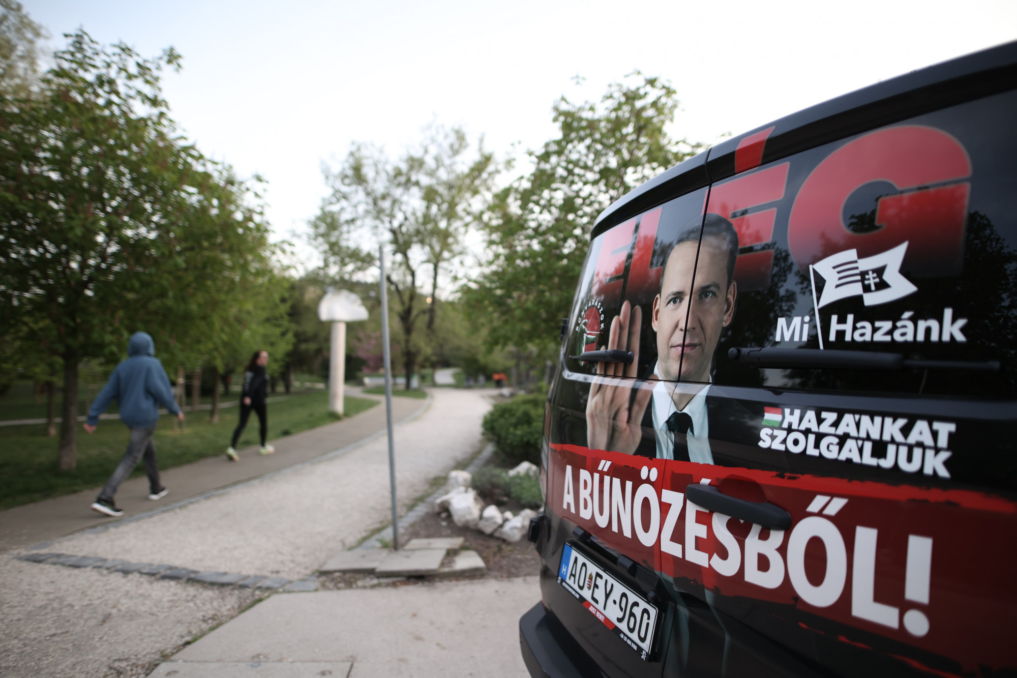 A Mi Hazánk cigányellenes szövegei miatt is nekimenne az AfD szélsőjobbos pártszövetségének egy európai vizsgálat