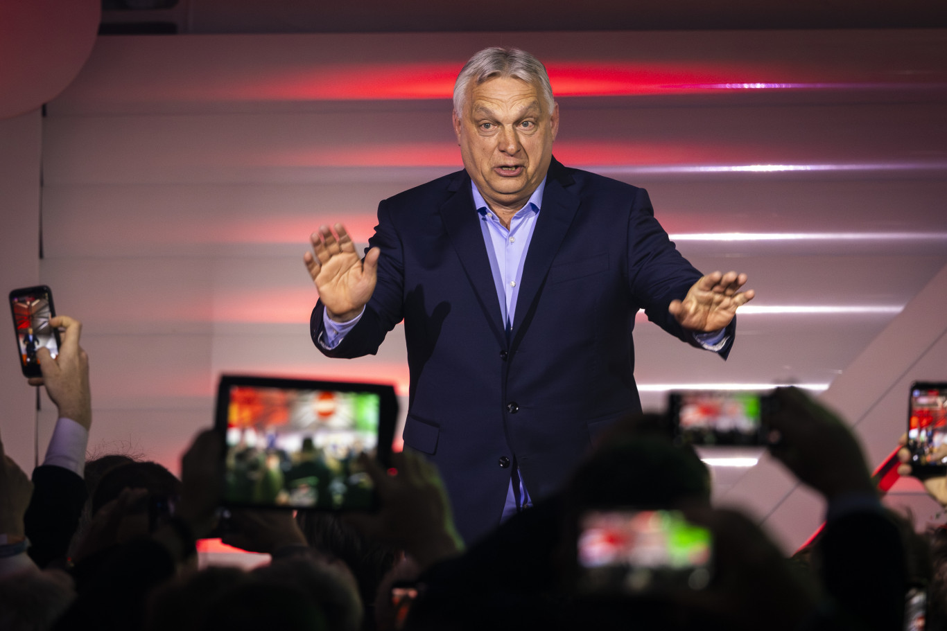 Orbánék hagyják, hogy Magyar Péterék döntsenek az árrés- és kamatstopokról