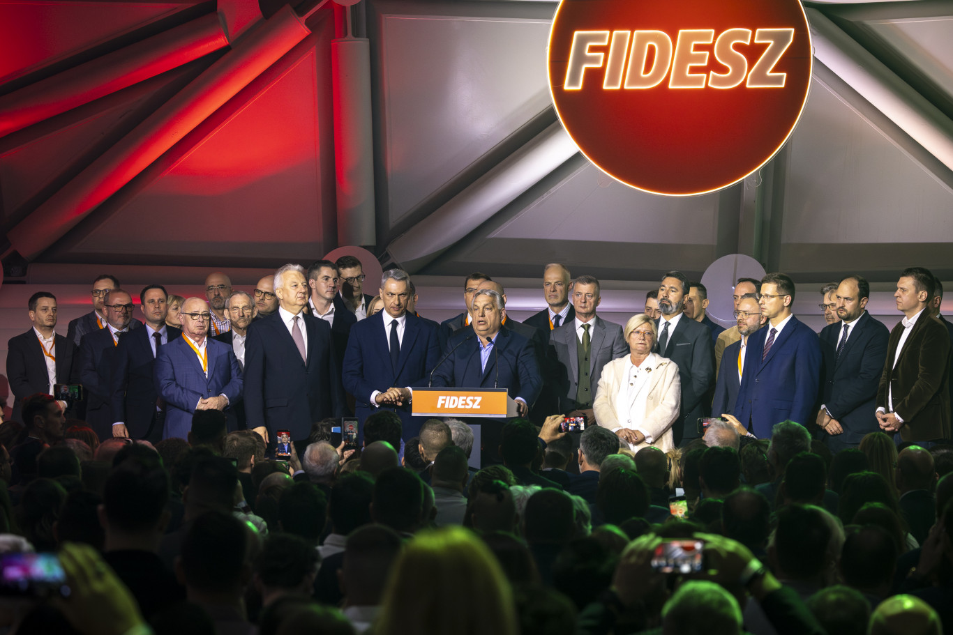 Mindenki cserben hagyta a Fideszt