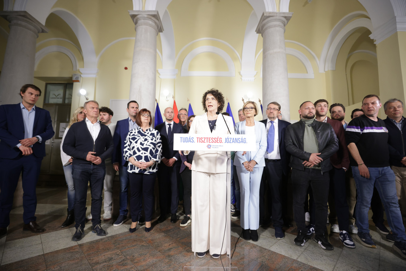 Így omlott össze a DK